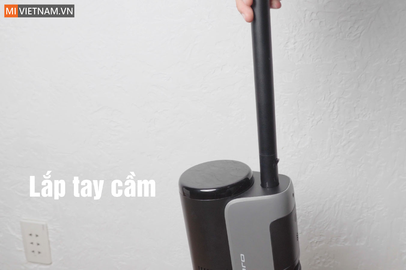 Hướng dẫn sử dụng máy hút bụi lau nhà Dreame H12 Pro 2 Lắp tay cầm vào thân máy