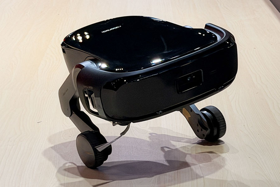 Roborock Saros Rover với thiết kế chân bánh xe