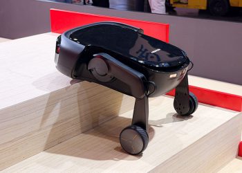 Roborock Saros Rover với thiết kế chân bánh xe