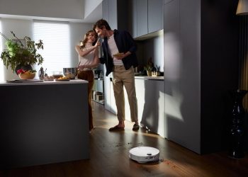 Người bận rộn nên sử dụng robot hút bụi nào để tiết kiệm nhiều thời gian?